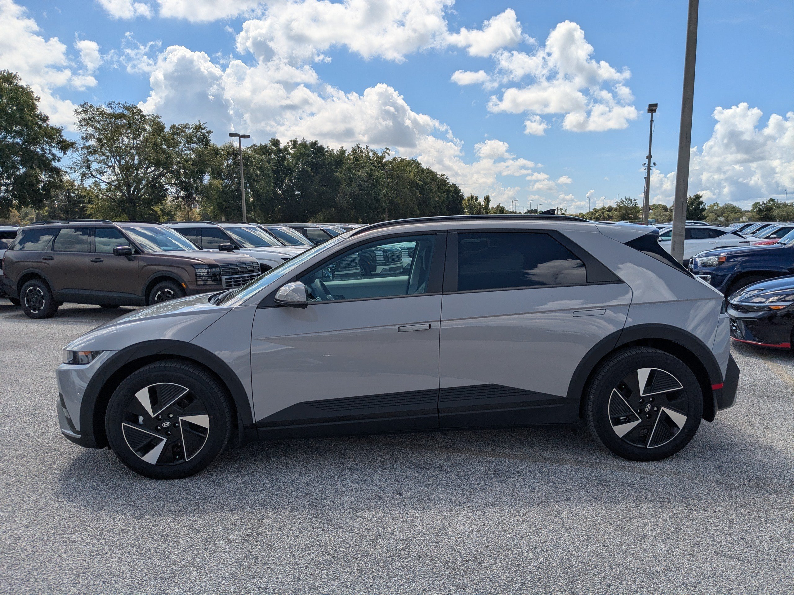 New 2027 Cyber Gray Hyundai SEL image 8