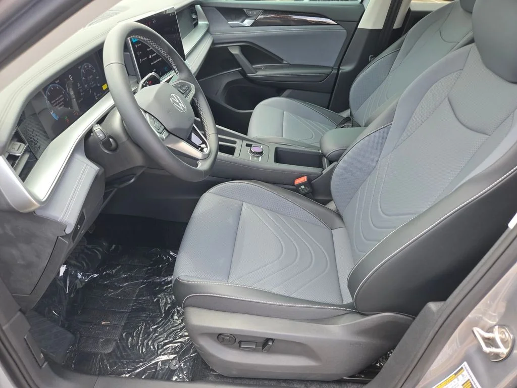 New 2026 Silver Volkswagen 2.0T SE image 6