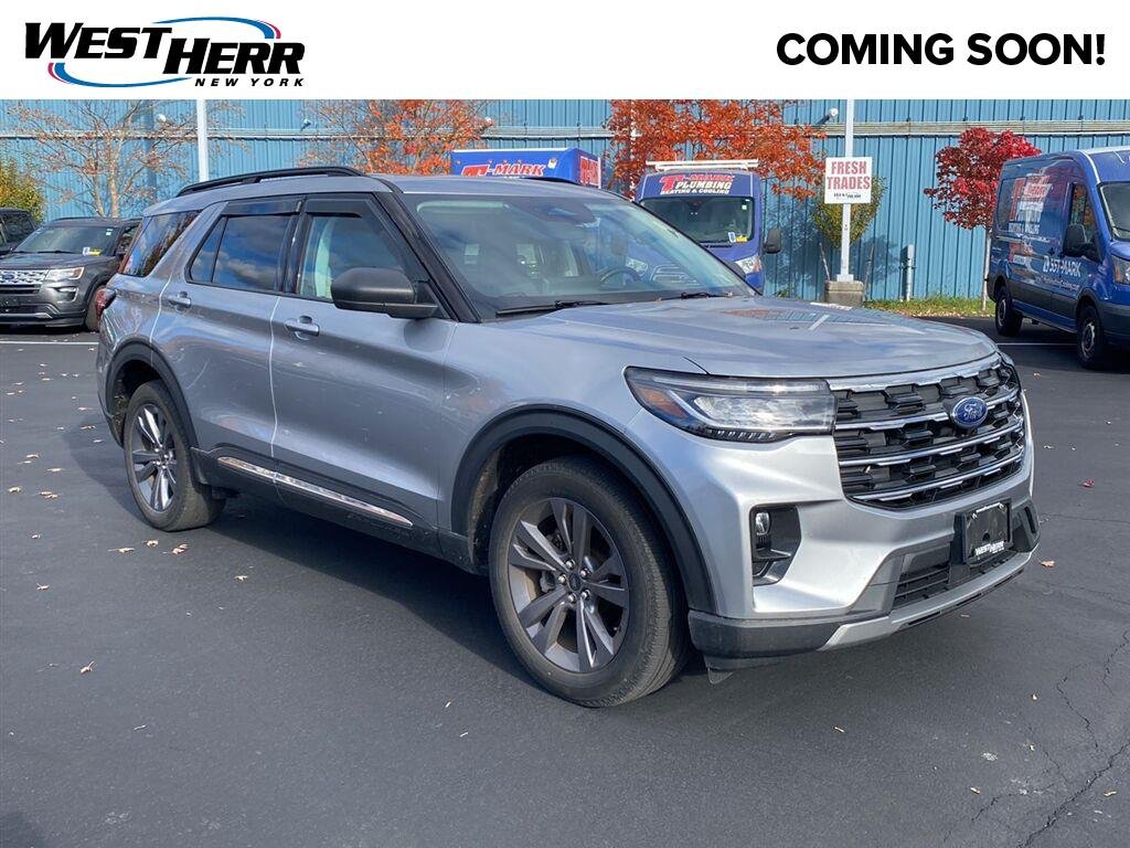 Used 2025 Iconic Silver Ford Active image 1
