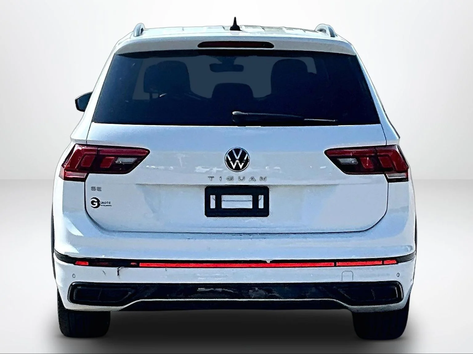 Used 2022 White Volkswagen 2.0T SE R-Line Black image 5