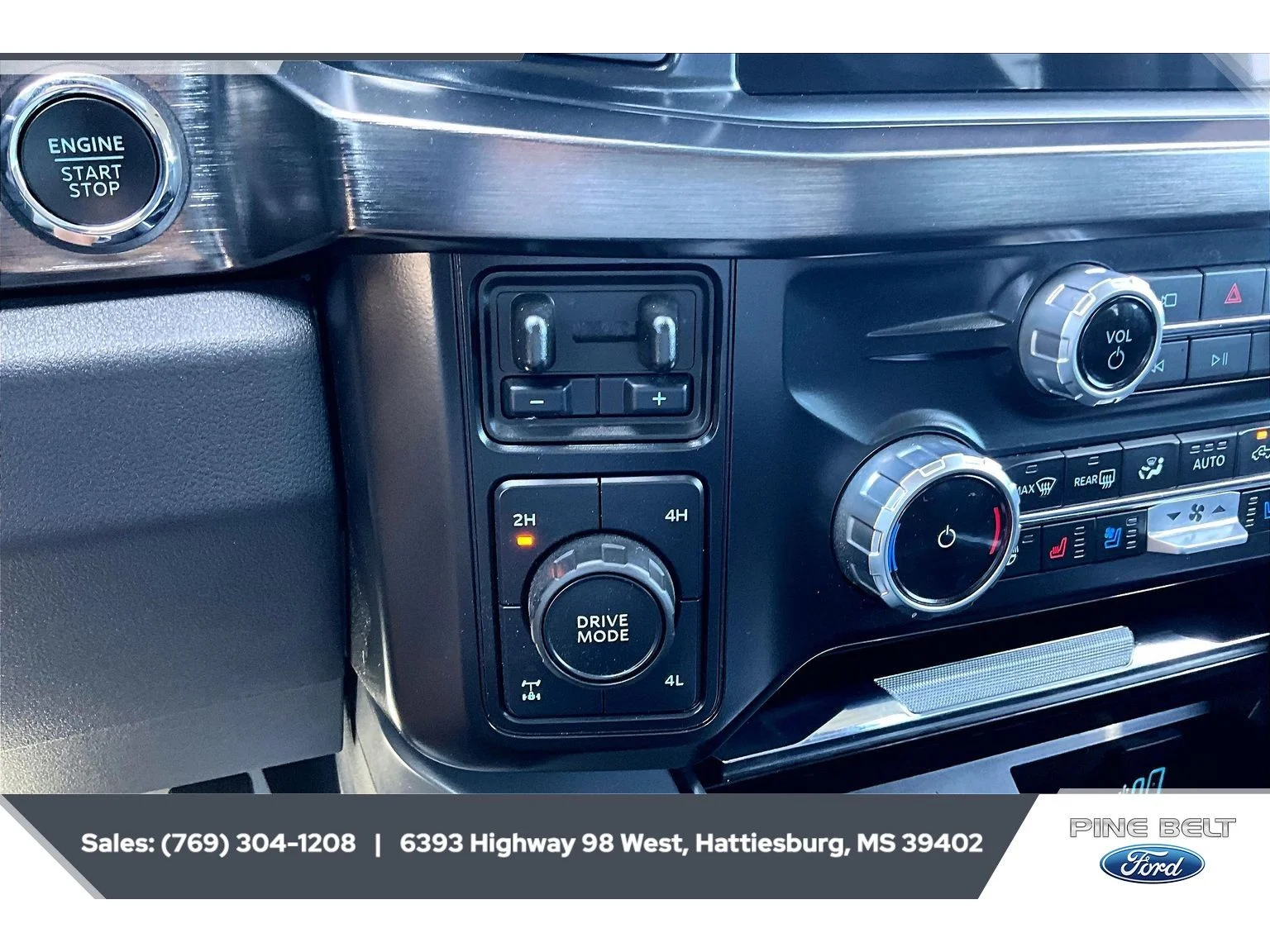 Used 2025 Avalanche Ford LARIAT image 23
