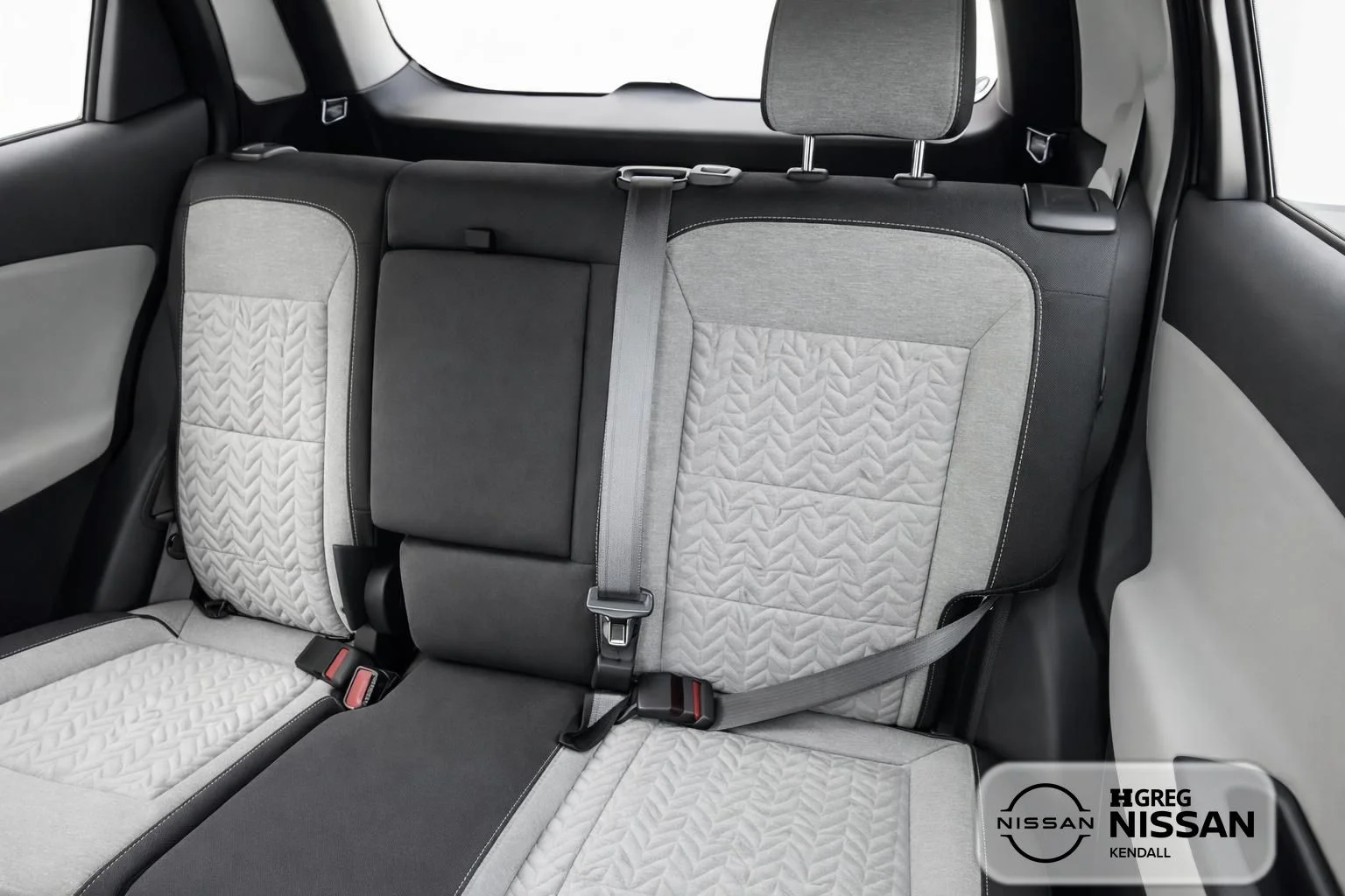 Used 2023 White Chevrolet LS image 9
