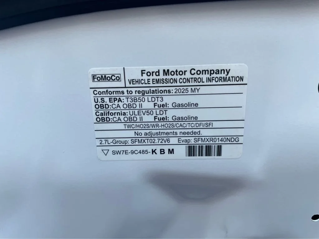 New 2025 Oxford White Ford Badlands® image 28