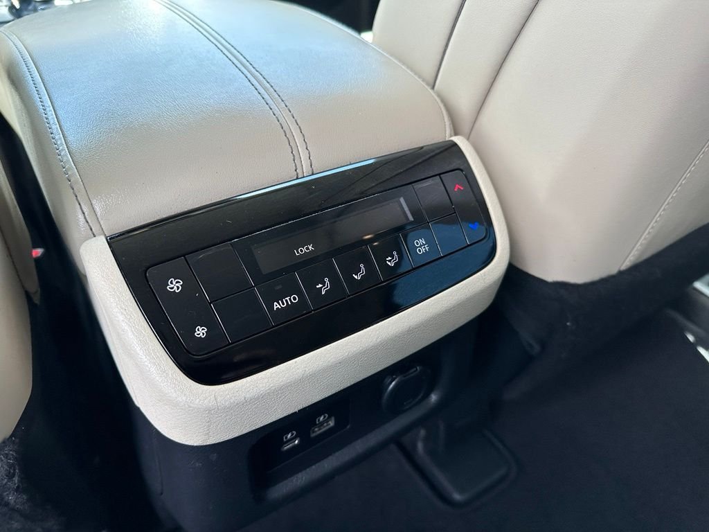 Used 2022 Gray INFINITI LUXE image 19