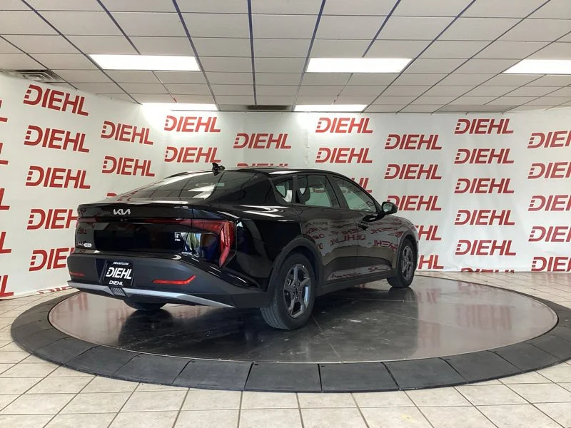 Used 2025 Black Kia LXS image 7