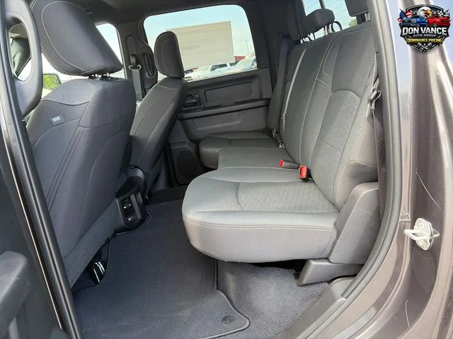 New 2026 Granite Crystal Metallic Clearcoat RAM Tradesman image 24