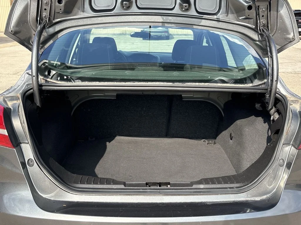 Used 2018 Magnetic Ford S image 26