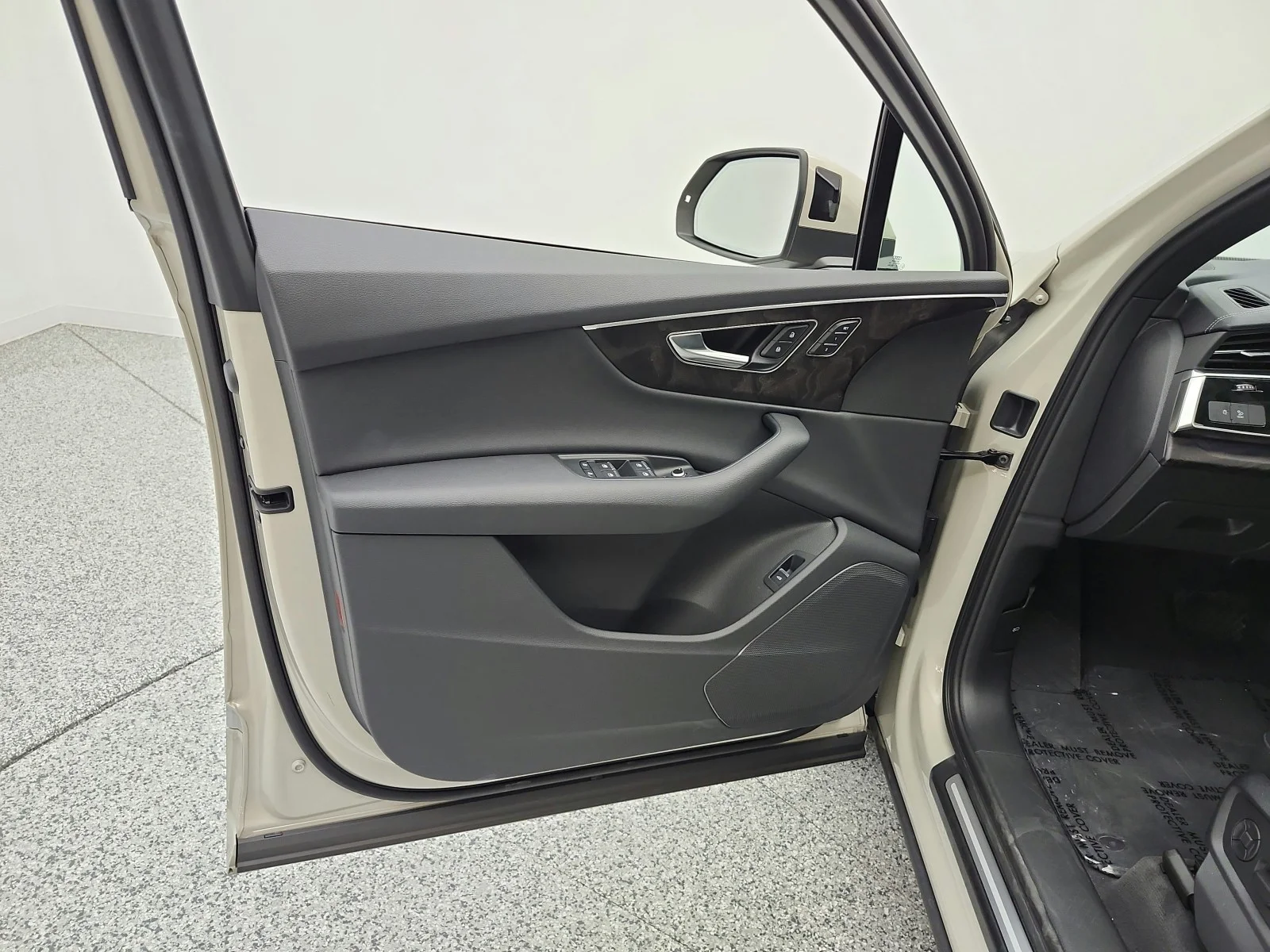 Used 2023 Vicuna Beige Metallic Audi Premium image 15