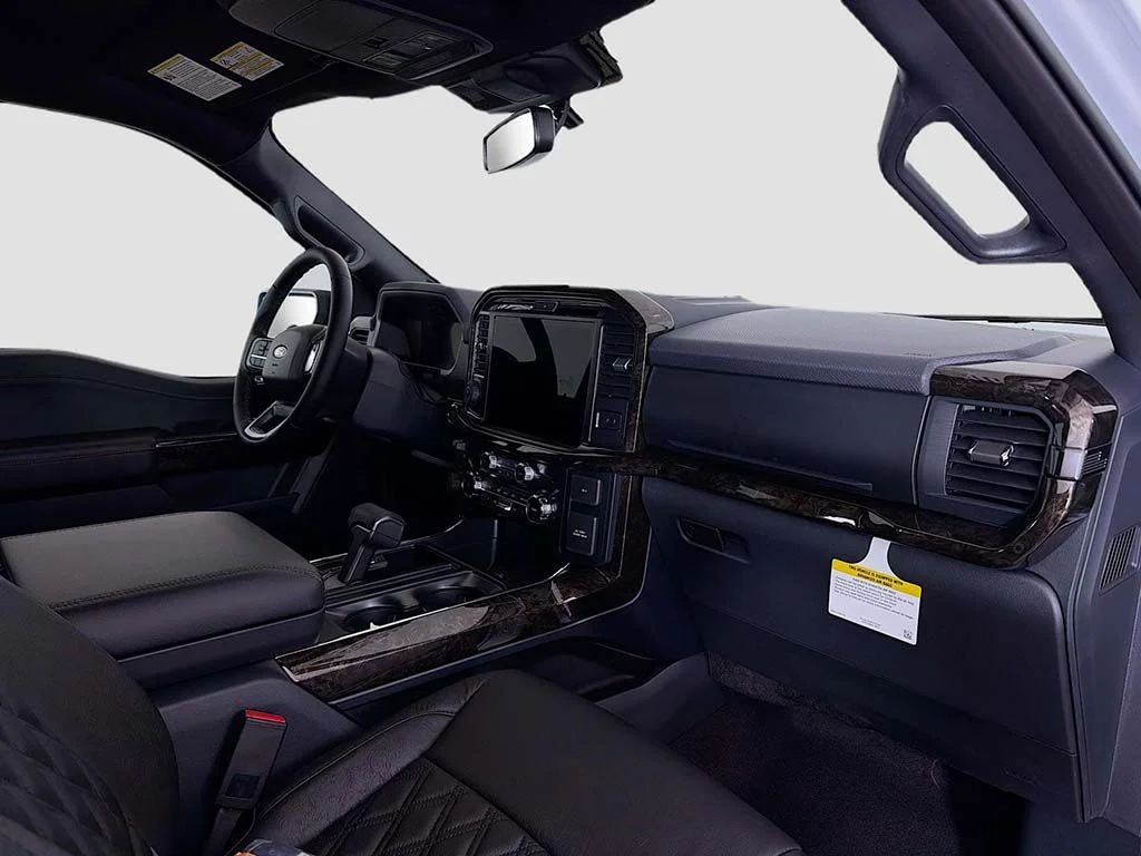 New 2025 Space White Metallic Ford XLT image 21