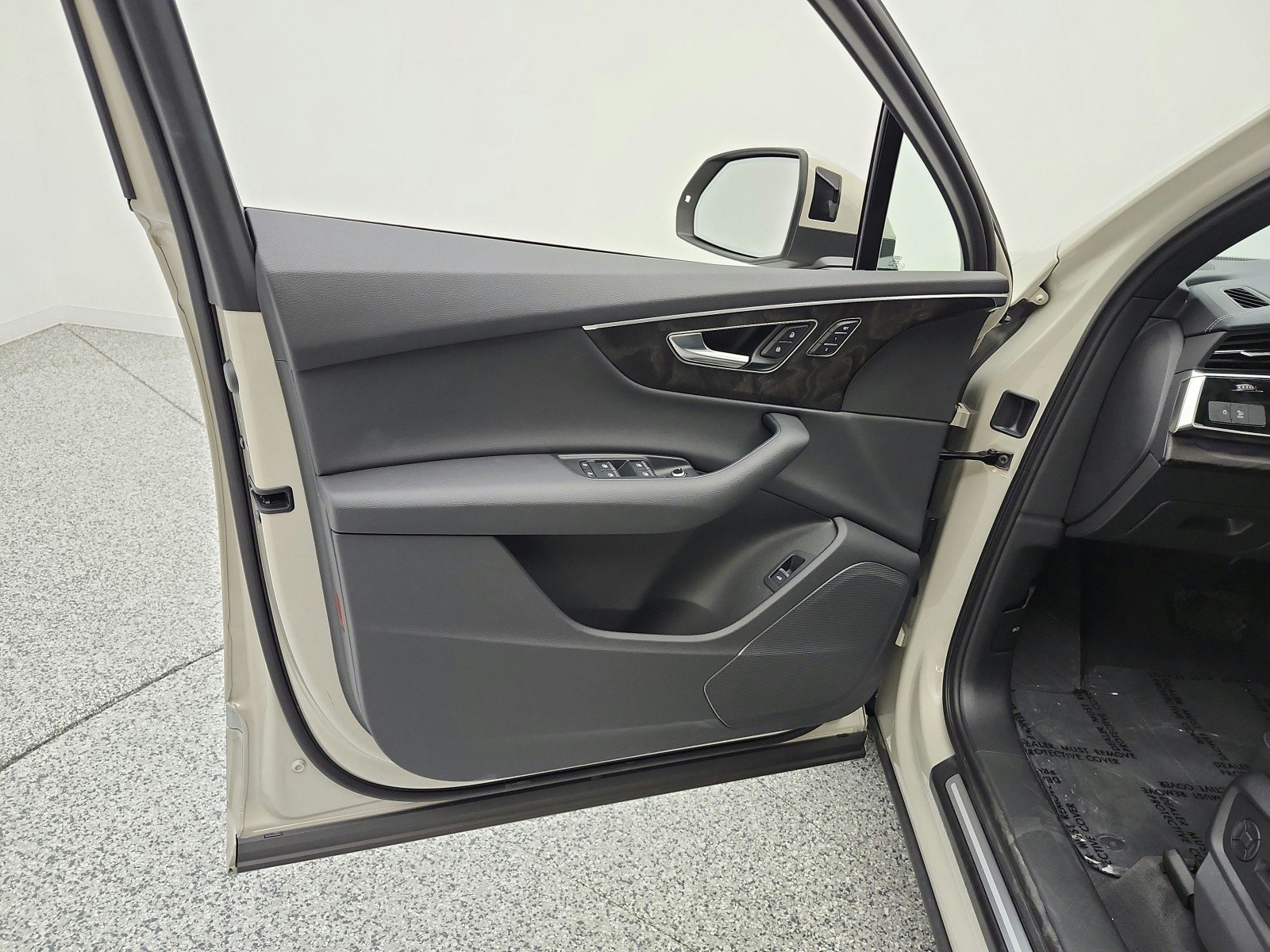 Used 2023 Vicuna Beige Metallic Audi Premium image 15