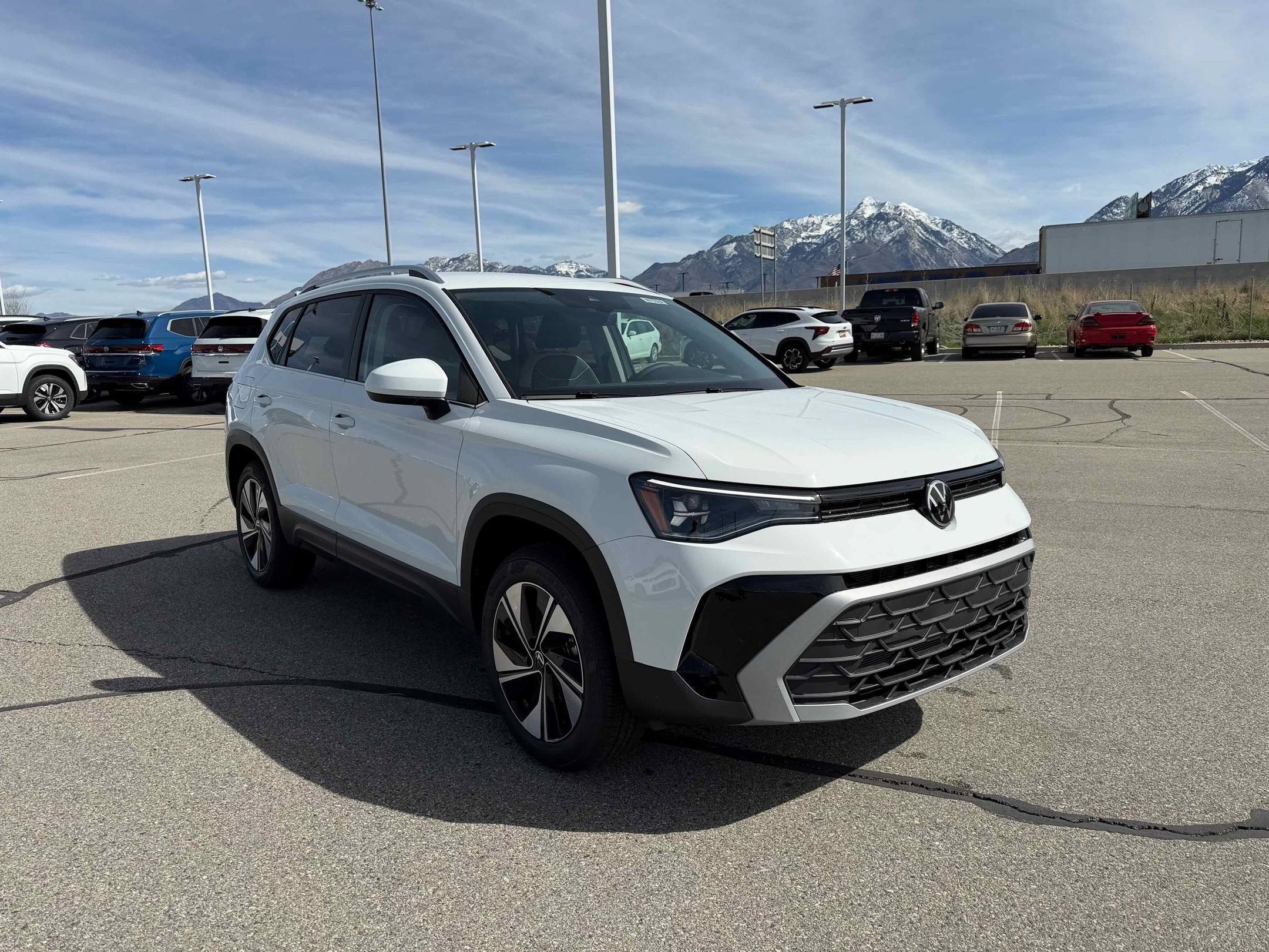New 2026 Pure White Volkswagen SE image 10