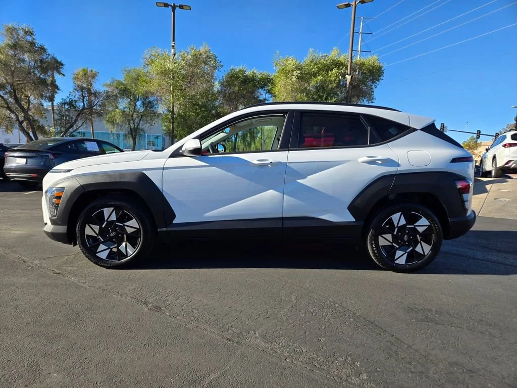 Used 2024 Atlas White Hyundai SEL image 3