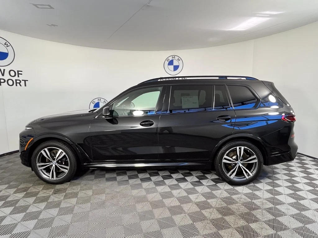 Used 2024 Black Sapphire Metallic BMW xDrive40i image 13