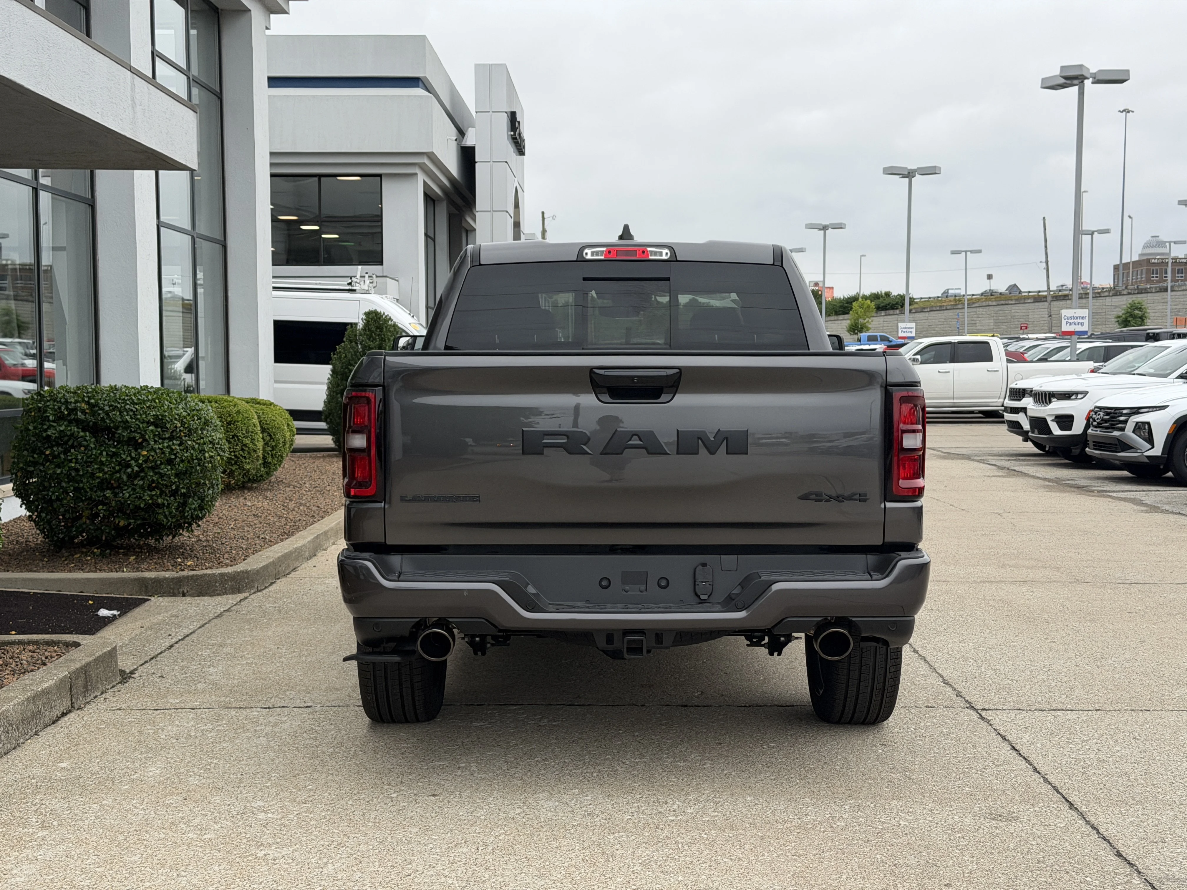 New 2026 Granite Crystal Metallic Clear-Coat Exterior Paint RAM Laramie image 6