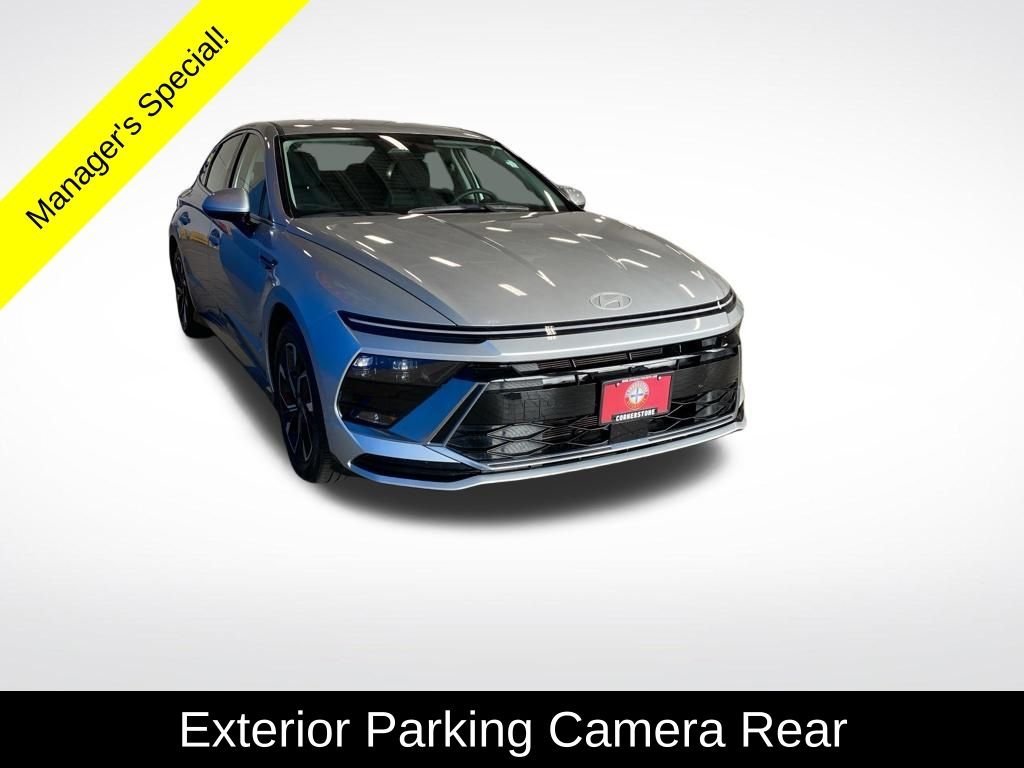 Used 2025 Silver Hyundai SEL image 15