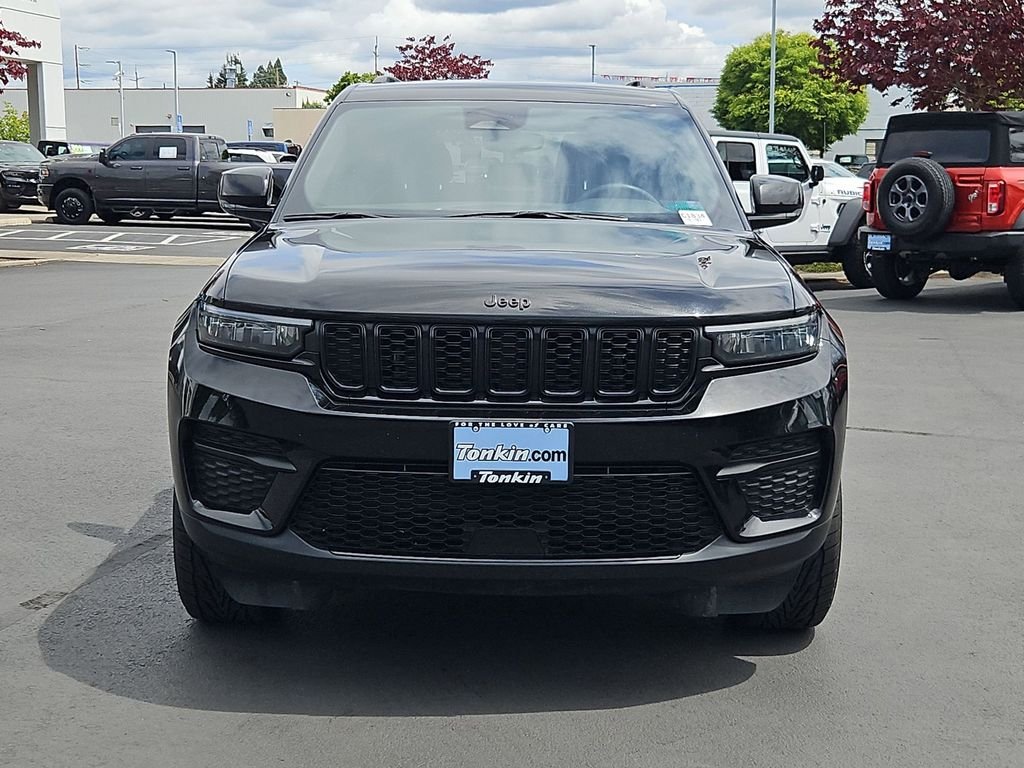 Used 2024 Black Jeep Altitude image 9