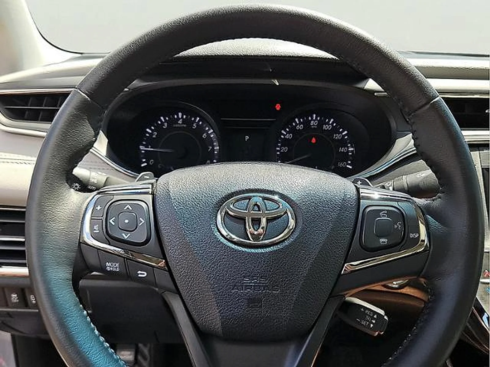 Used 2016 Magnetic Gray Metallic Toyota XLE image 17