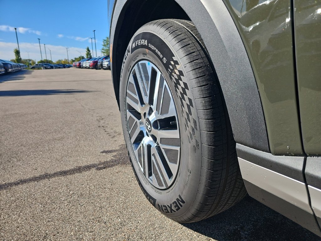 New 2027 Green Hyundai SEL Premium 7P image 51
