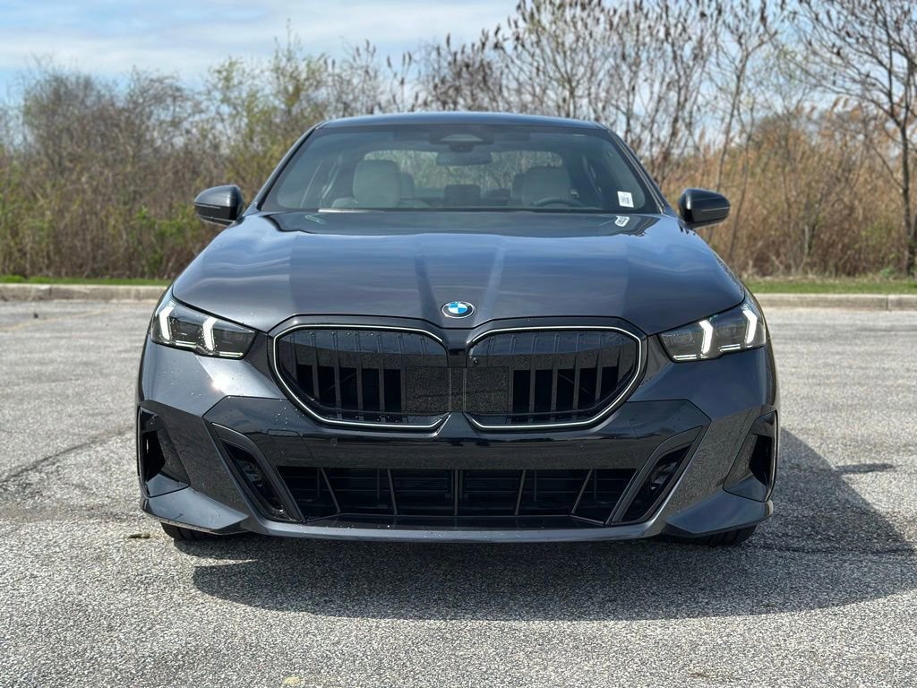 New 2026 Dark Graphite Metallic BMW 530i xDrive image 2