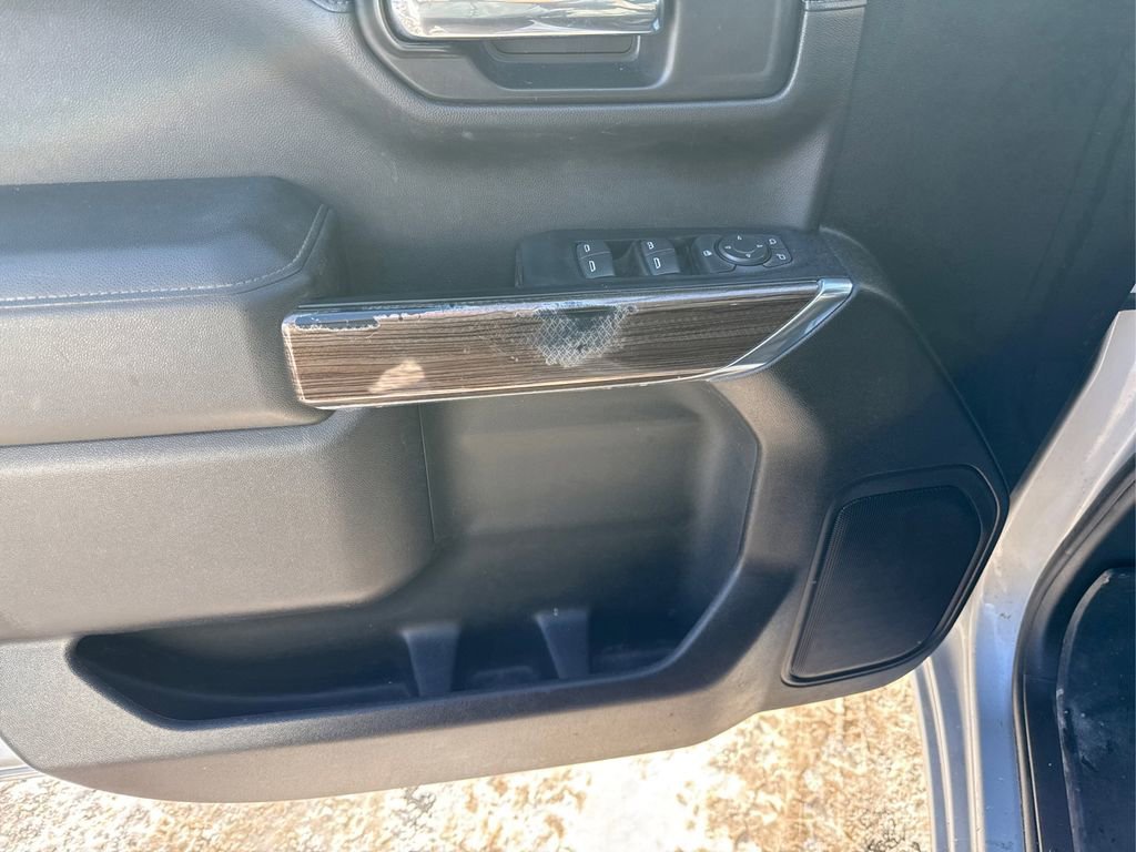 Used 2022 Silver Ice Metallic Chevrolet LT image 17
