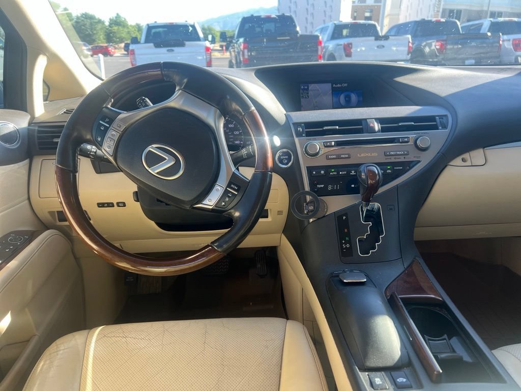 Used 2013 Starfire Pearl Lexus 450h image 18