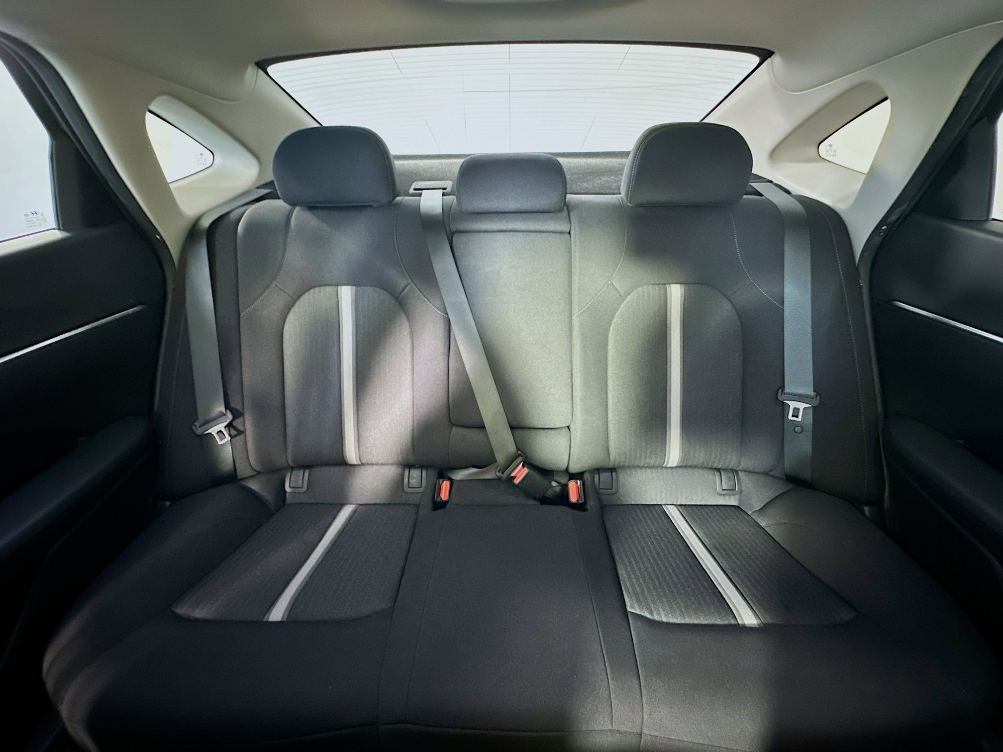 Used 2023 Portofino Gray Hyundai SEL image 30