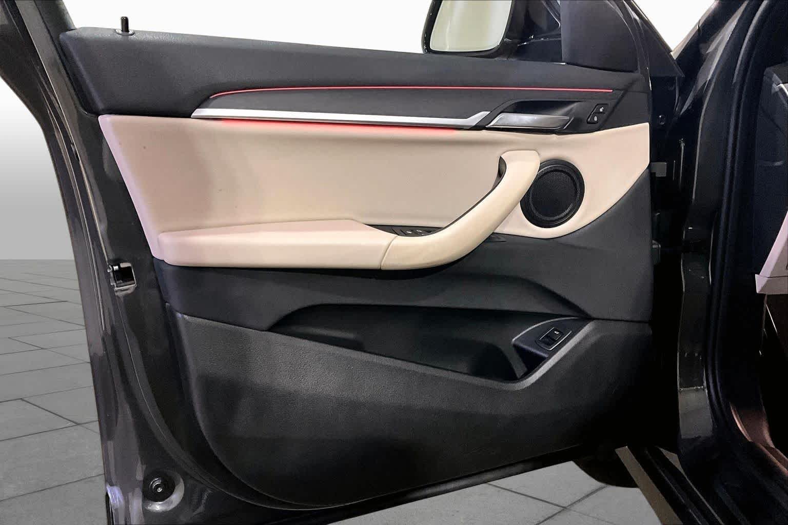 Used 2020 Mineral Gray Metallic BMW xDrive28i image 21