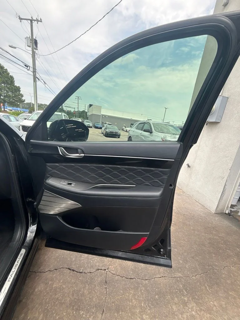 Used 2021 Black Hyundai Calligraphy image 24