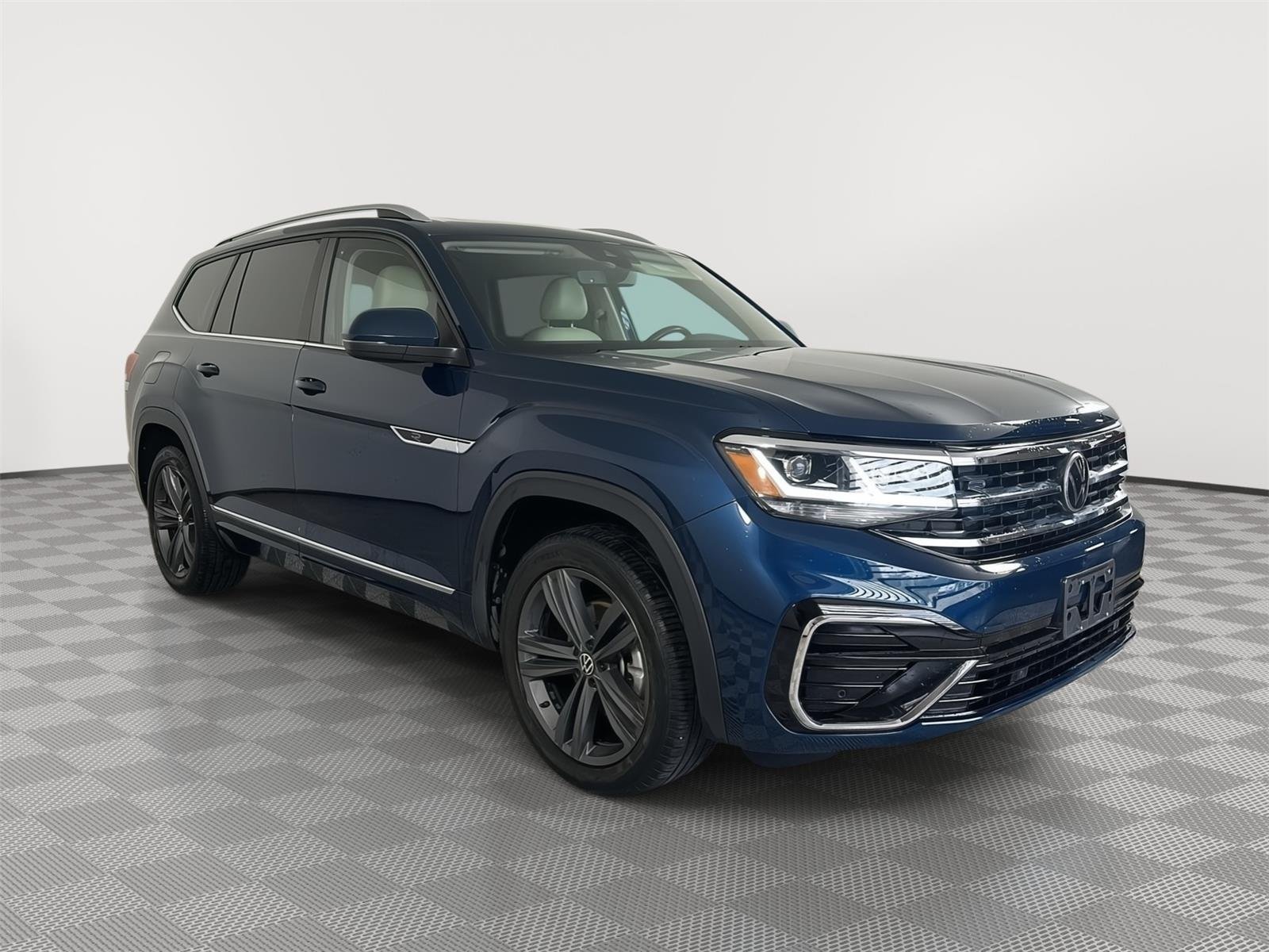 2022 Volkswagen Atlas 3.6L SEL R-Line 4MOTION's photo