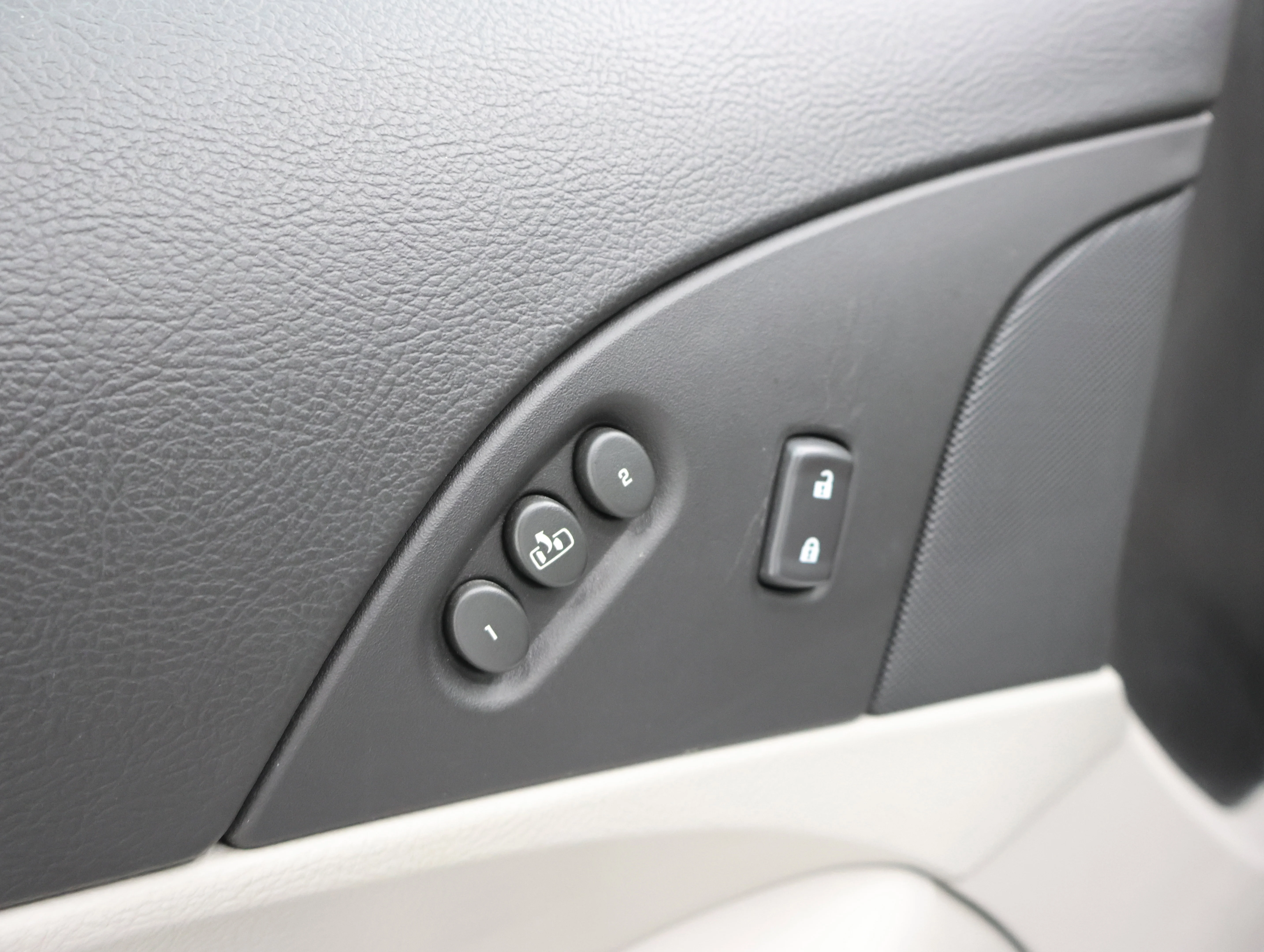 Used 2009 Blade Silver Metallic Chevrolet Base image 31