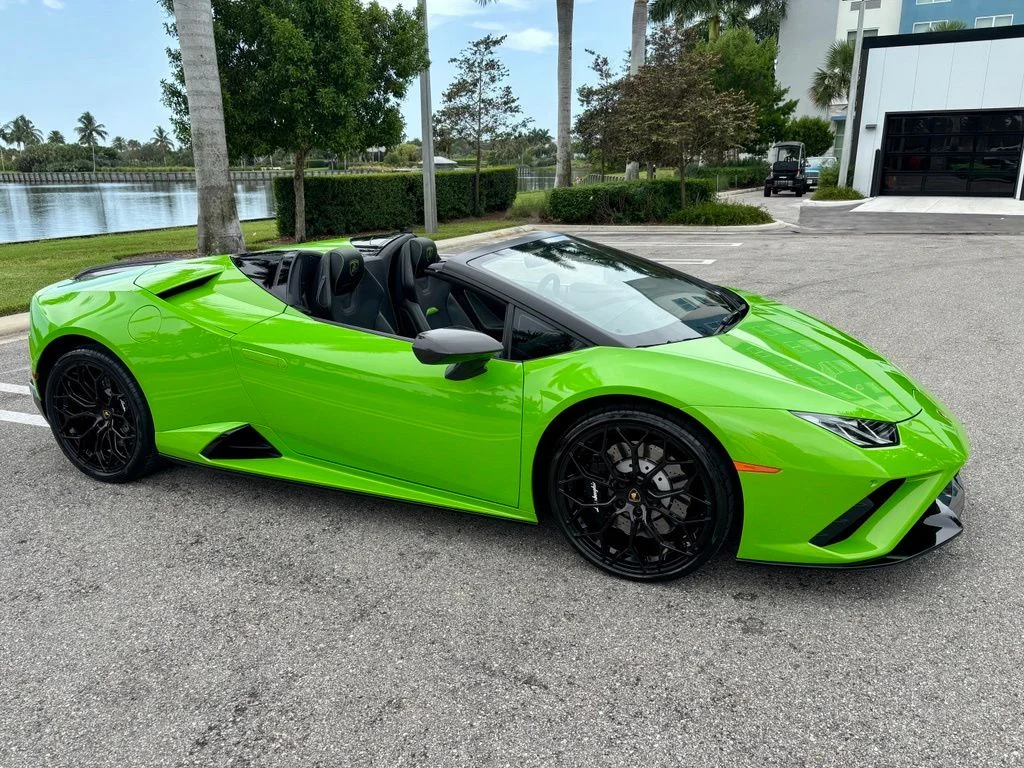 Used 2021 Verde Mantis Pearl Lamborghini  image 5