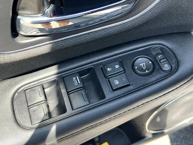 Used 2022  Honda EX image 32
