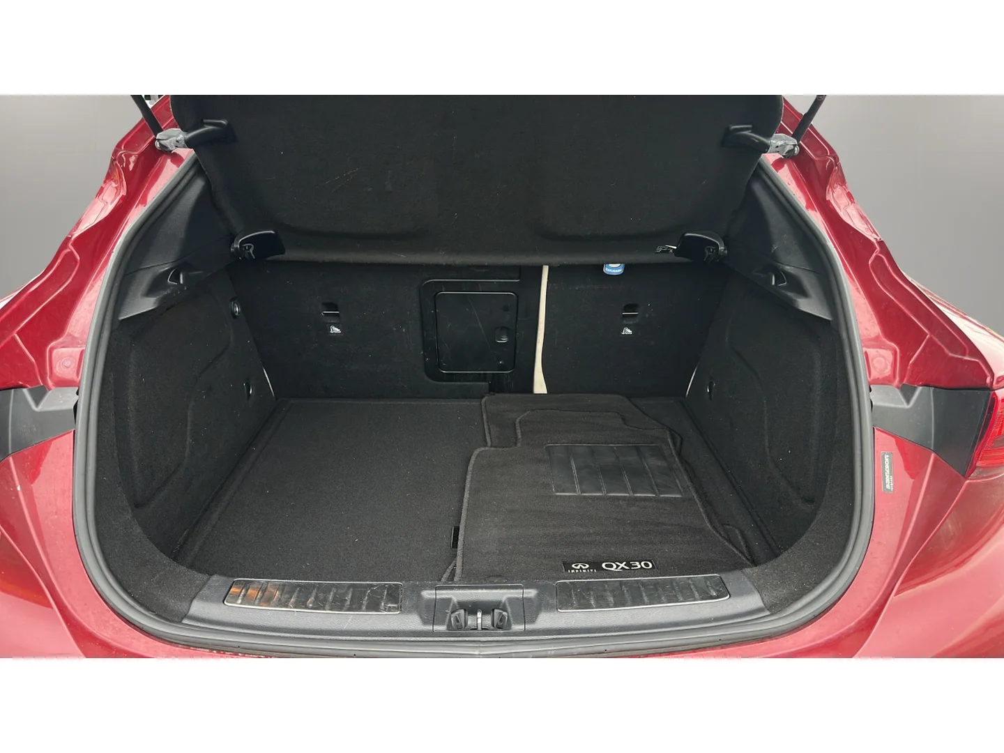 Used 2018 Red INFINITI Premium image 20