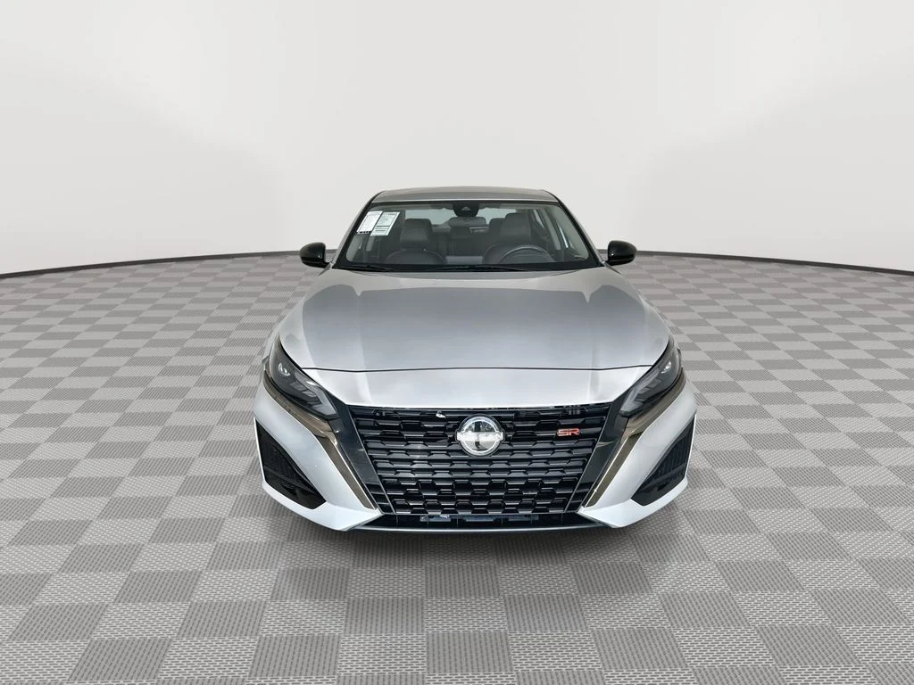Certified Used 2024 Silver Nissan 2.5 SR image 3