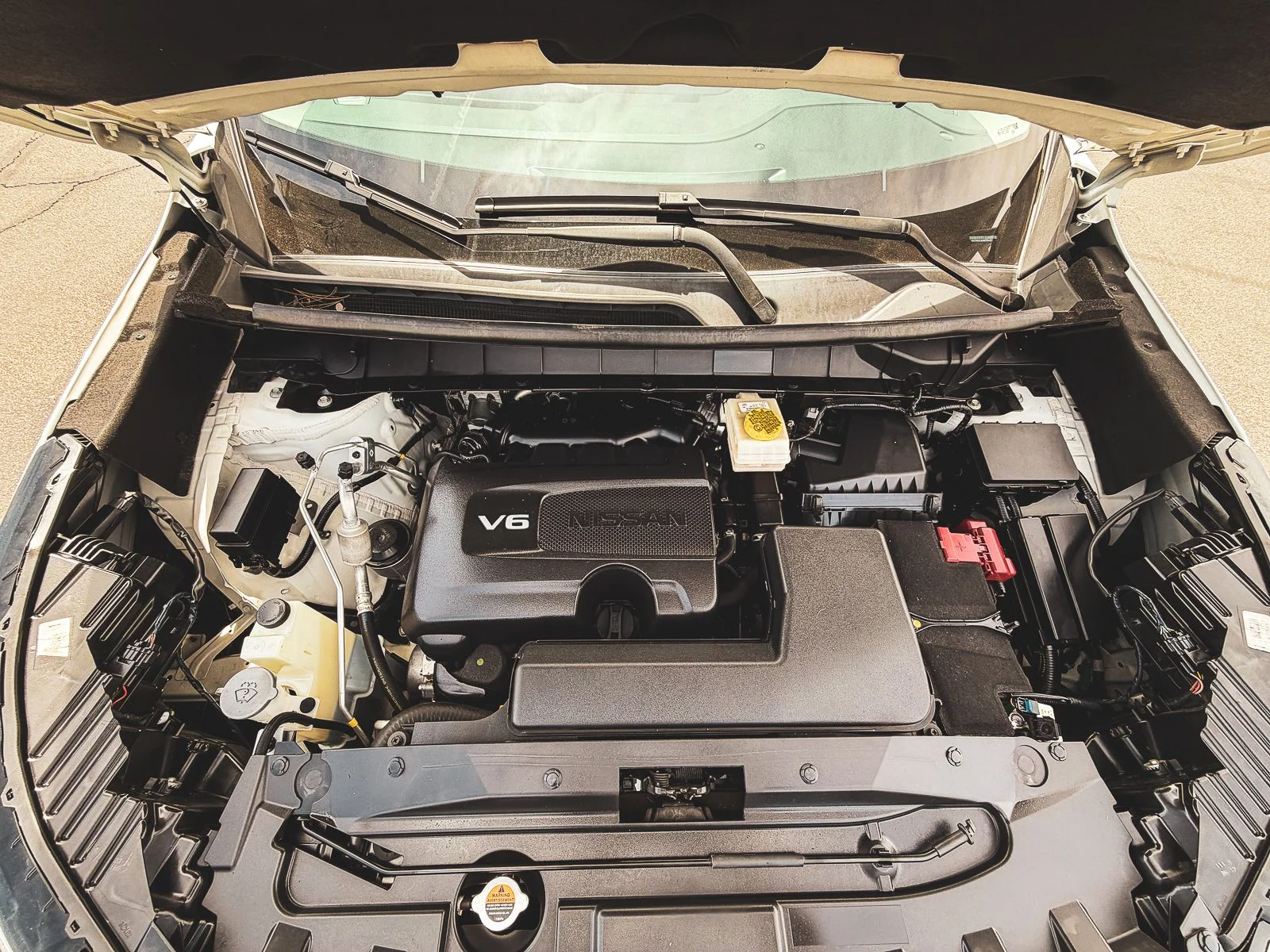 Used 2022 White Nissan SL image 35