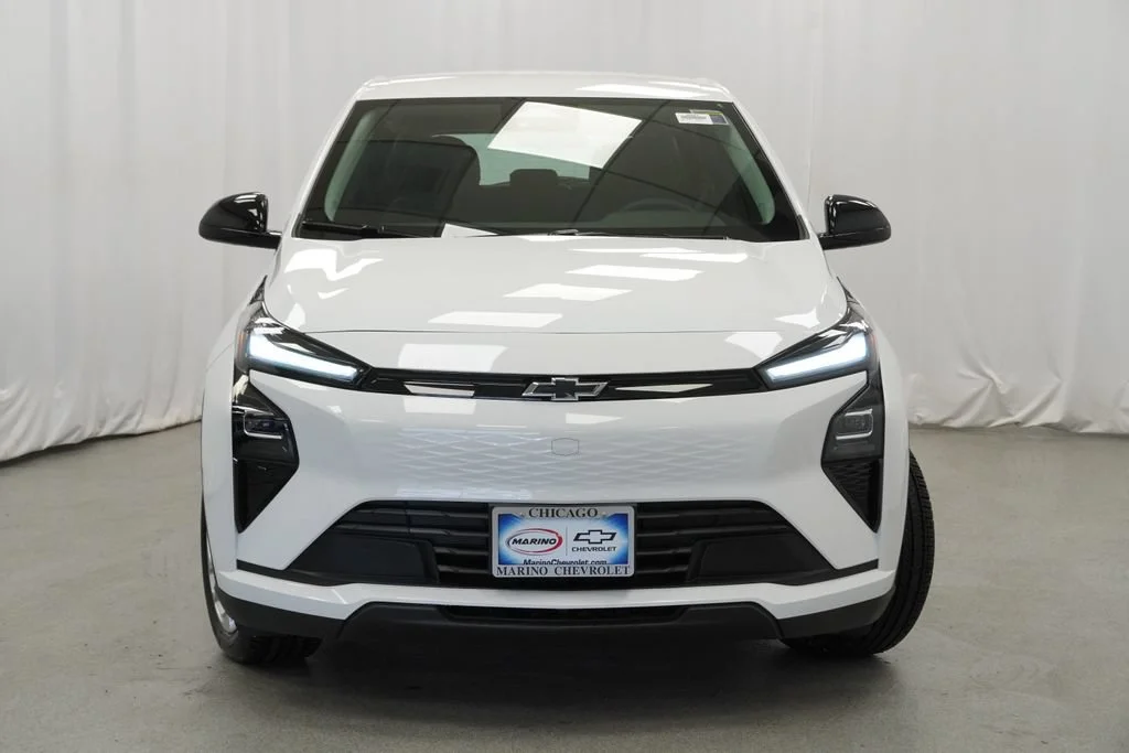 New 2027 Summit White Chevrolet LT image 32