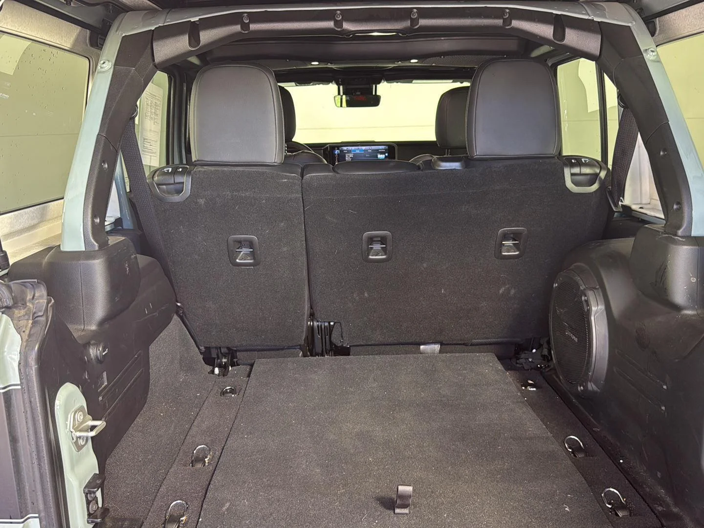 Used 2024 Earl Clearcoat Jeep Rubicon image 15