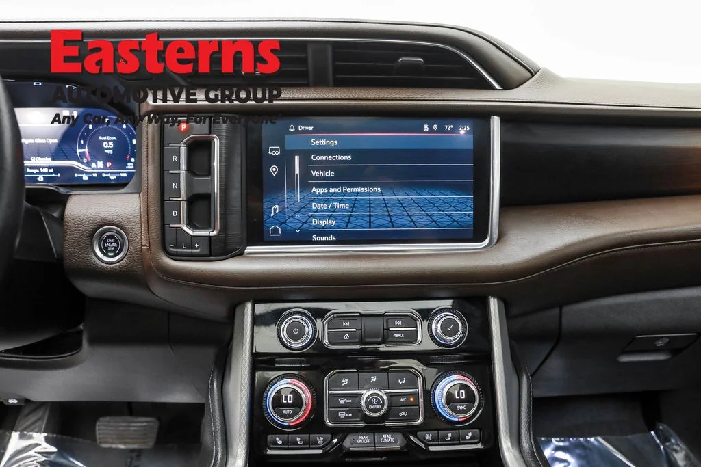 Used 2022 White GMC Denali image 12