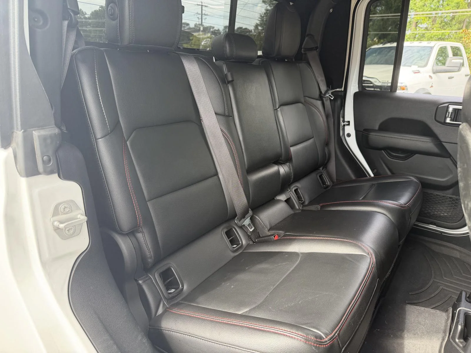 Used 2020 Bright White Clearcoat Jeep Rubicon image 20