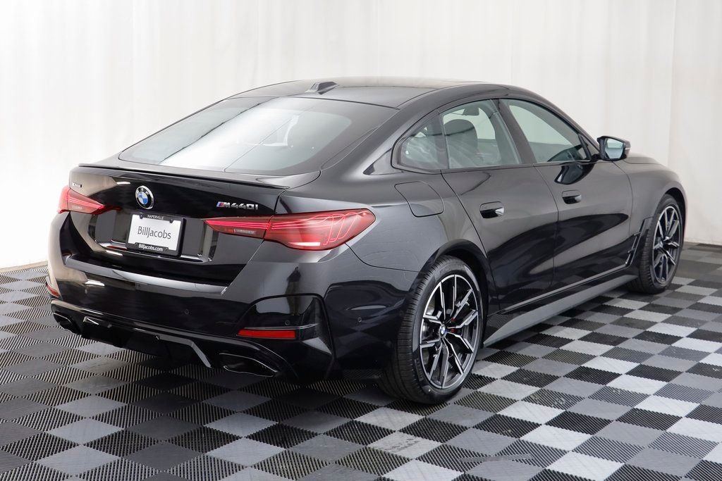 New 2026 Black Sapphire Metallic BMW M440i xDrive image 19