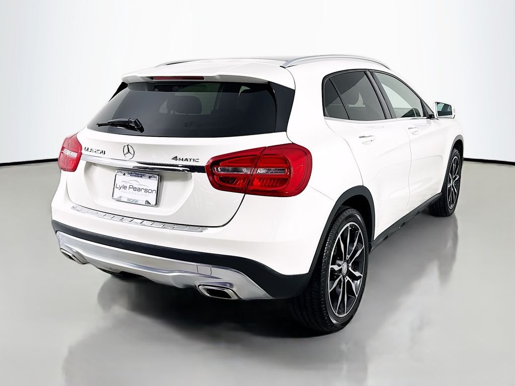 Used 2016 White Mercedes-Benz GLA 250 image 9