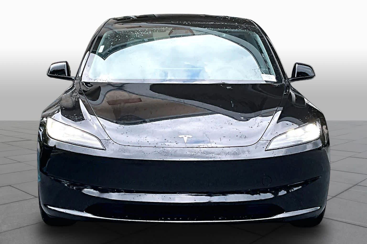 Used 2025  Tesla Long Range image 5