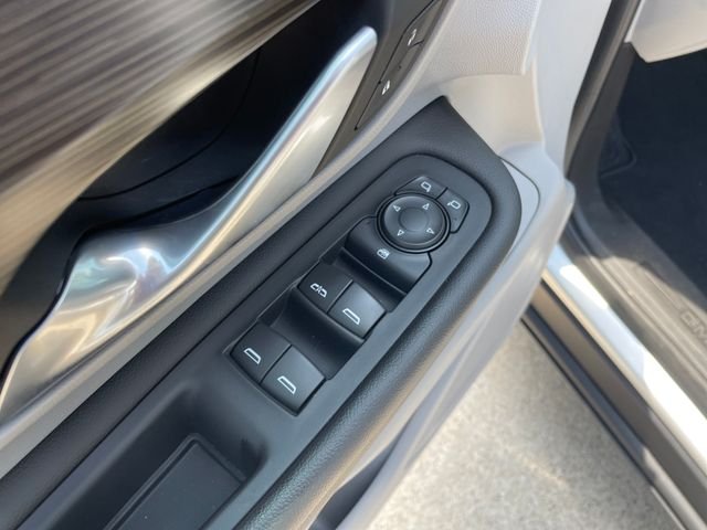 Used 2022 Silver GMC SLE image 11
