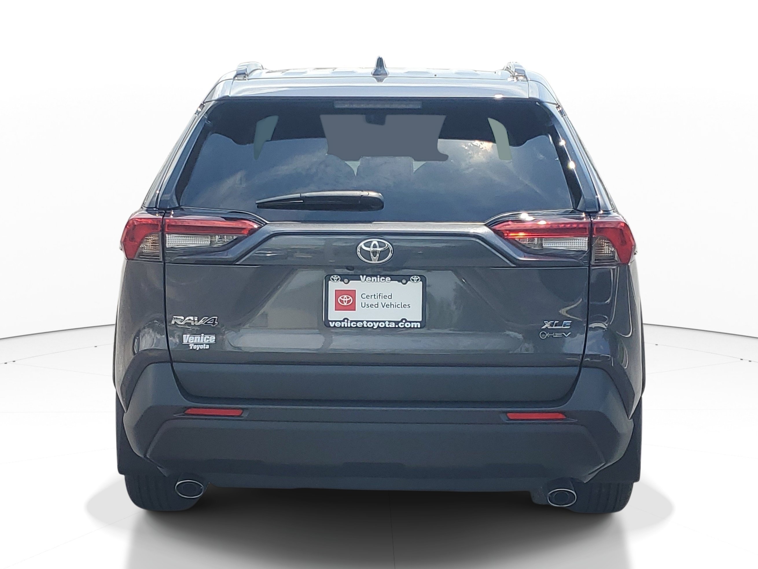 Used 2025 Magnetic Gray Metallic Toyota Hybrid XLE Premium image 4