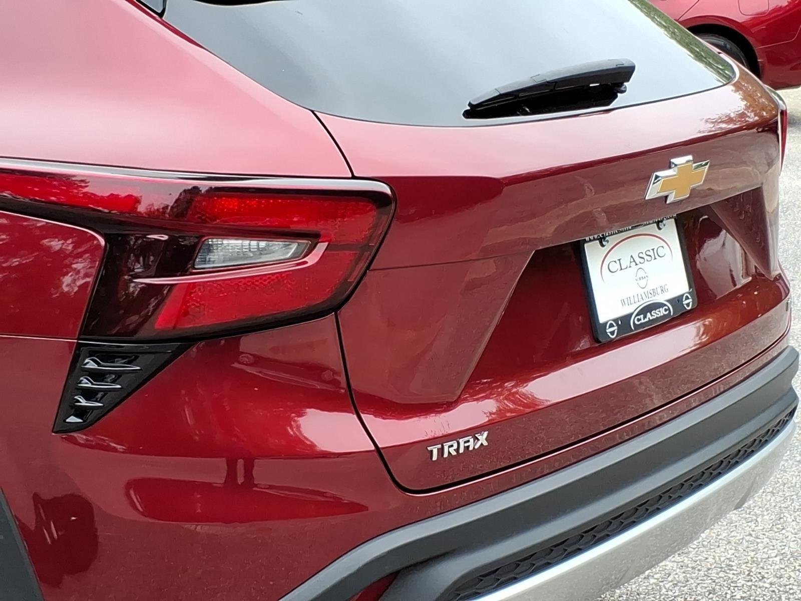 Used 2025 Crimson Metallic Chevrolet LT image 11