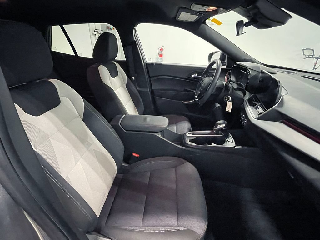Used 2024 Sterling Gray Metallic Chevrolet 1RS image 26
