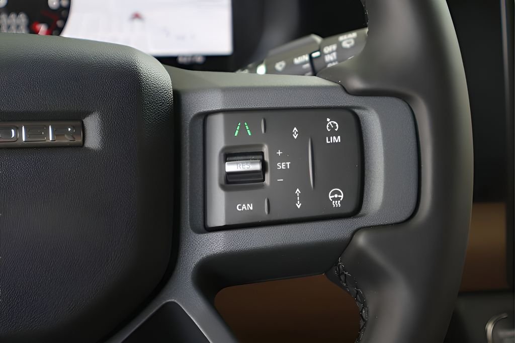 New 2026 Woolstone Green Land Rover X-Dynamic SE image 20