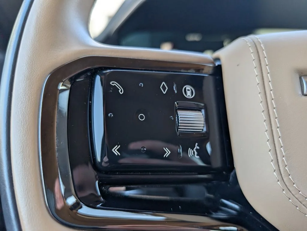 Certified Used 2025 Gray Land Rover Dynamic SE image 23