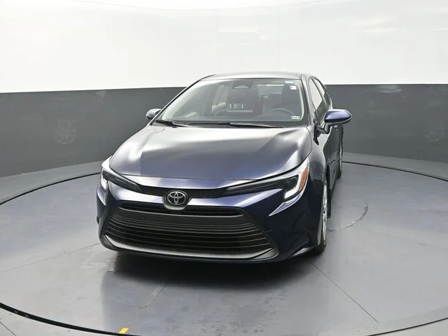 Used 2026  Toyota LE image 2