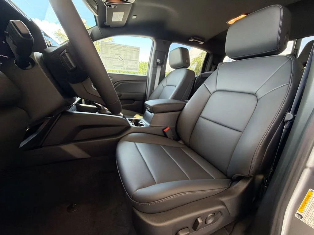 New 2026 Sterling Metallic GMC Elevation image 19